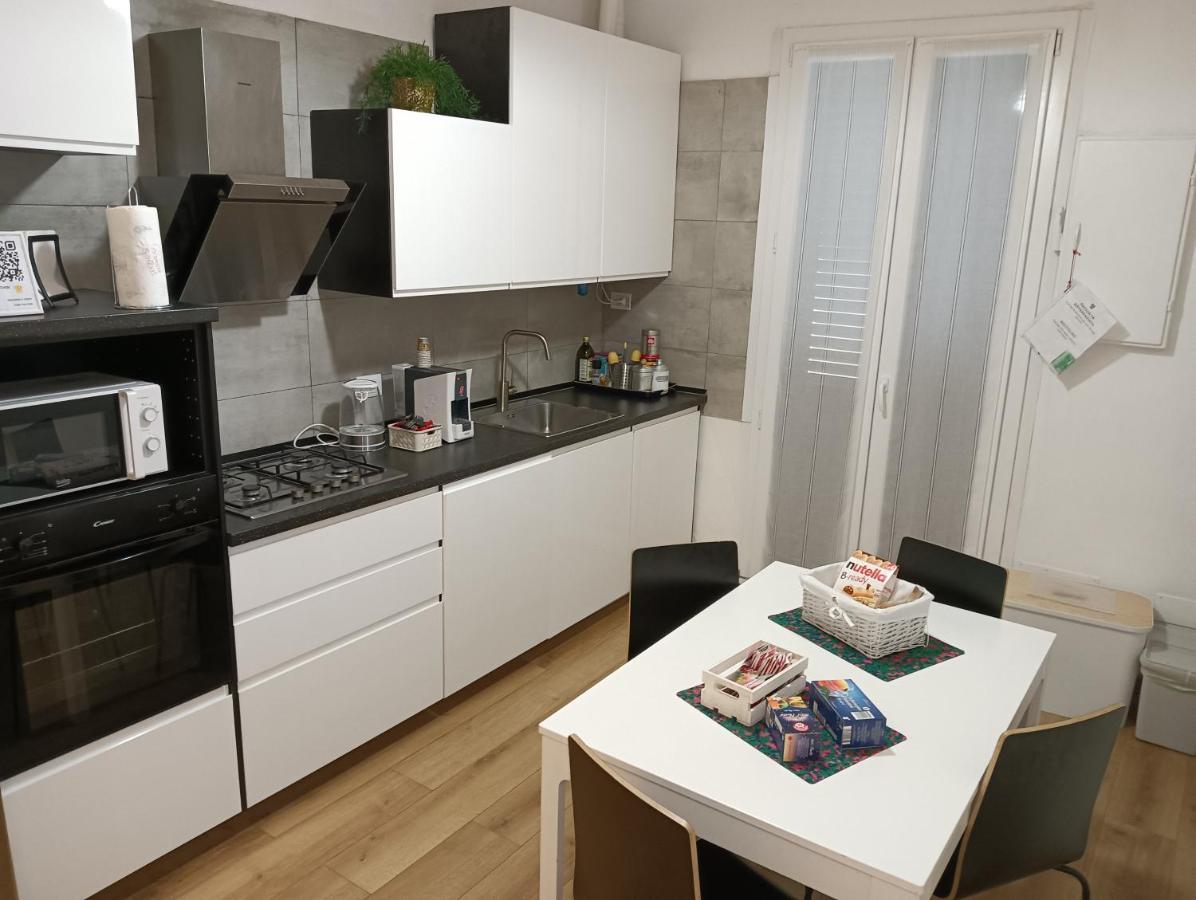 B&B Fiera Station Rooms Bologne Extérieur photo