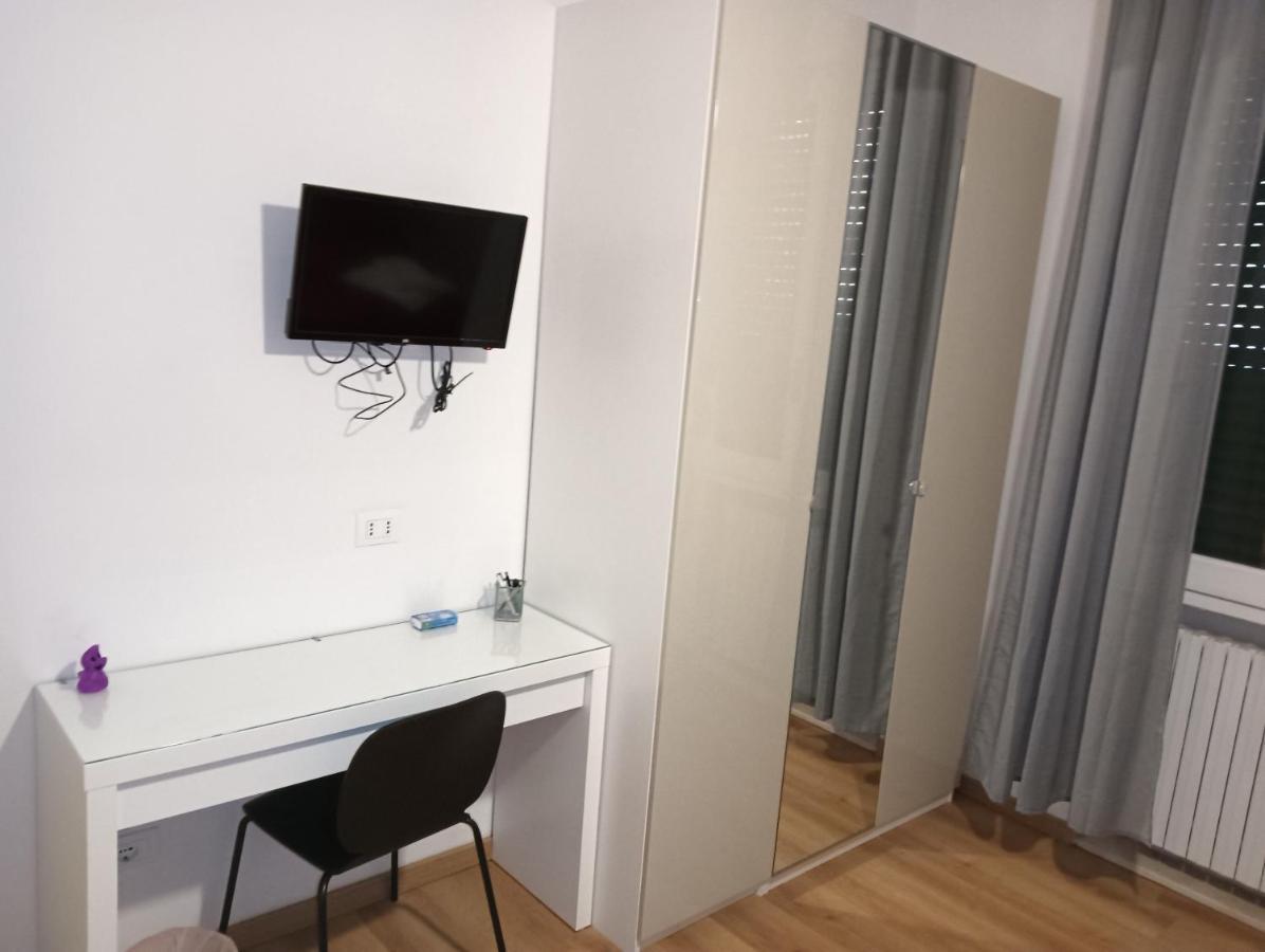 B&B Fiera Station Rooms Bologne Extérieur photo